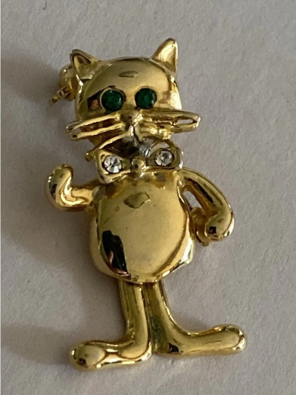 Gold-Tone Cat Pin Brooch with Articulated Legs and Green Crystal Eyes